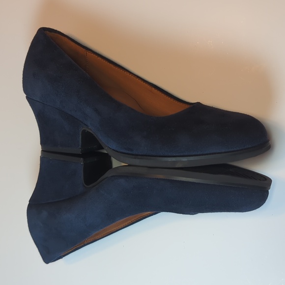 L'Amour DesPieds Jolanda Navy Blue Suede Pumps Size 7 - Picture 7 of 9